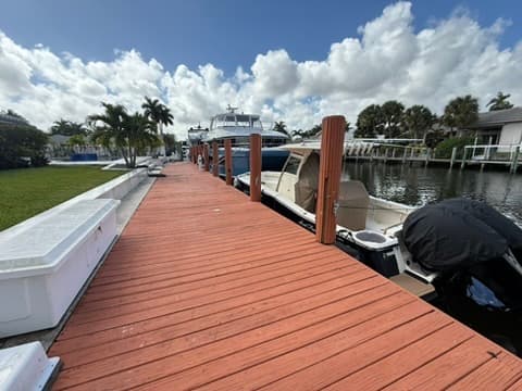 90ft High-Amp Liveaboard Yacht Slip for Rent Fort Lauderdale