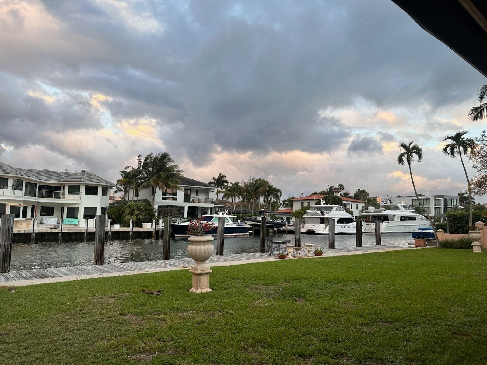 90ft Liveaboard Yacht Slip for Rent Fort Lauderdale