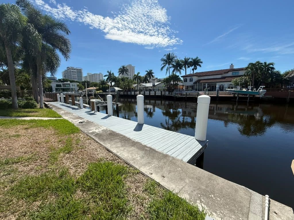 85ft Liveaboard Yacht Slip for Rent Fort Lauderdale
